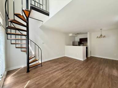Main picture of 506 W Franklin St