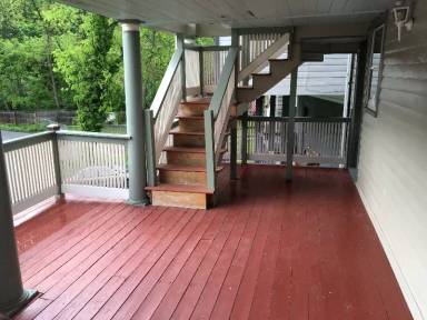 Main picture of 936 W Beverley St