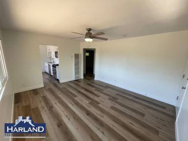 Main picture of 2250 Garnet Ave