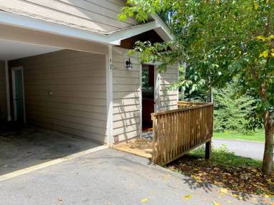 Main picture of 24 Triple H Dr