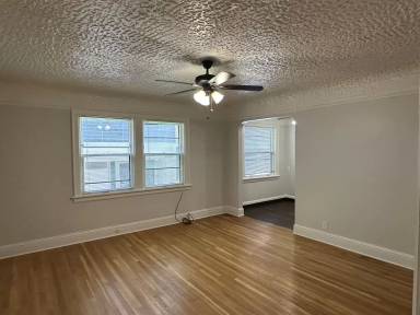 Main picture of 2267 NW Glisan St
