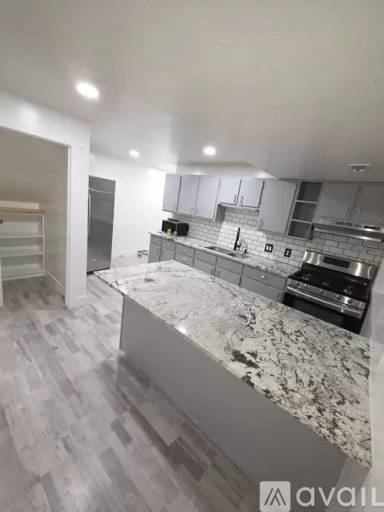 Main picture of 1950 Pebble Cir