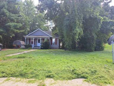 Main picture of 645 W Lincoln Blvd