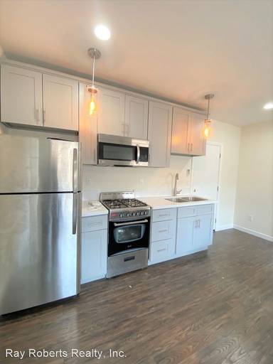 Main picture of 810 N Bonnie Brae St