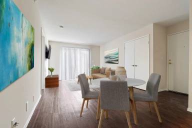 Main picture of Manning Avenue