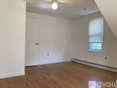 Main picture of 320 Granite St