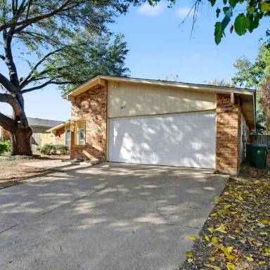 Main picture of 2614 Crestmoor Ct