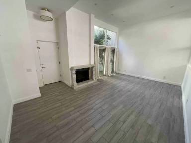 Main picture of 6238 1/2 Shoup Ave