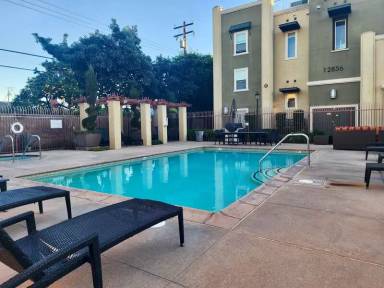 Main picture of 12842 Palm St