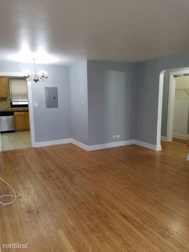 Main picture of 7320 N Ridge Blvd