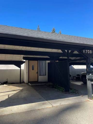 Main picture of 709 Sheridan Rd