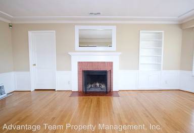 Main picture of 3167 Olive St