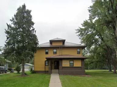 Main picture of 201 E 3rd St