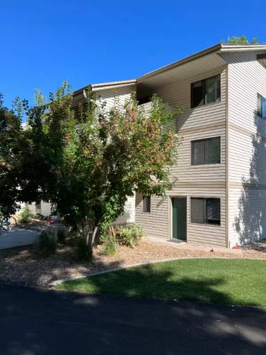 Main picture of Heatheridge Lake Condominiums