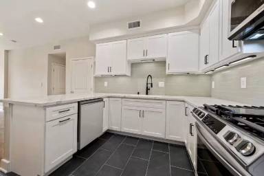 Main picture of 1235 Granville Ave