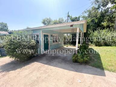 Main picture of 105 Hillside Dr