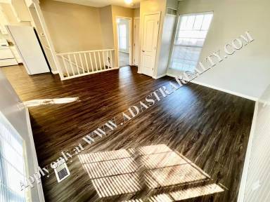 Main picture of 10025 E 67th St