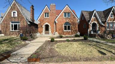 Main picture of 5315 Tholozan Ave