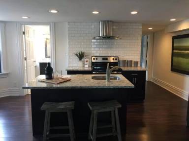 Main picture of 221 W 9th St