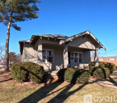 Main picture of 409 E Booneslick Rd