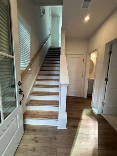 Main picture of 496 Zeal St SE