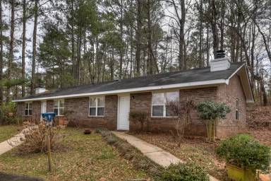 Main picture of 1061 Kings Mill Run