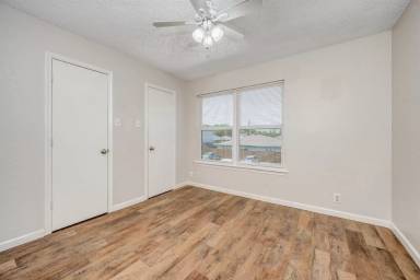 Main picture of 604 Meadow View Ct