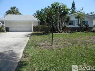 Main picture of 472 Dolphin St