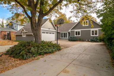 Main picture of 470 W Sutton Cir