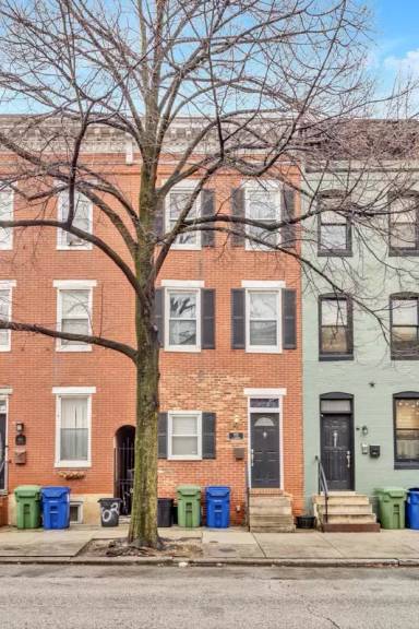 Main picture of 923 S Hanover St