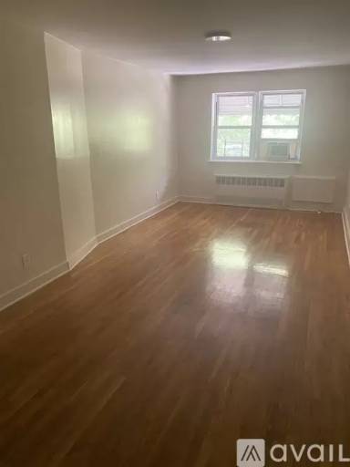 Main picture of 389 E 45th St