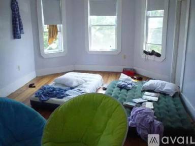Main picture of 121 Brook St