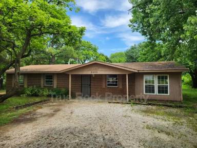 Main picture of 3400 Governor Harris Dr