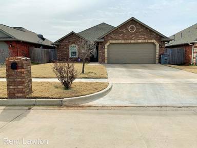 Main picture of 4404 SW Rosemary Way