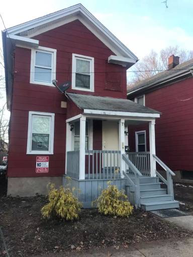 Main picture of 672 Orchard St