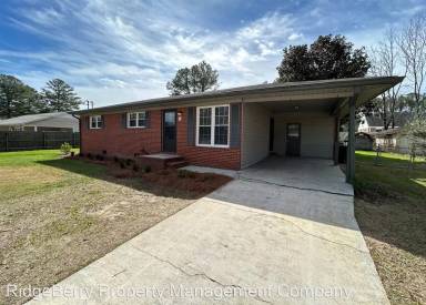 Main picture of 18 Fairhaven Dr NW