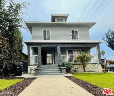 Main picture of 1272 W 38th St