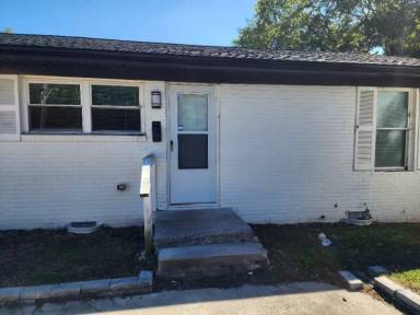 Main picture of 806 E Bragg St