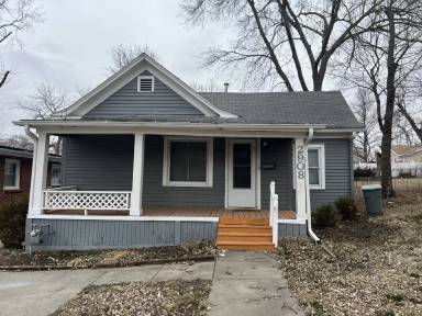 Main picture of 2908 W 44th Ave