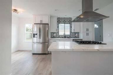 Main picture of 4754 Madison Ave