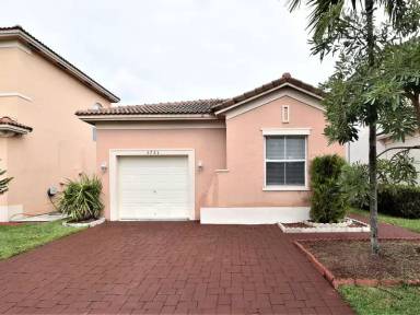 Main picture of 3703 NE 23rd Ct