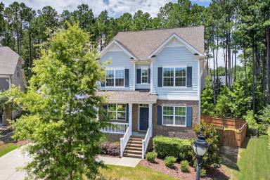 Main picture of 208 Cecelia Ct