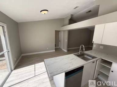 Main picture of 3025 Greynolds St