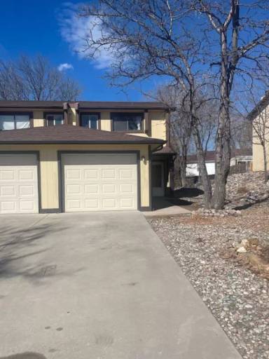 Main picture of 1210 Iowa Ave