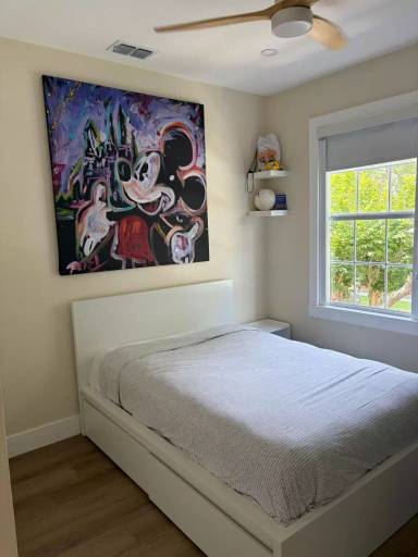 Main picture of 537 Campus St