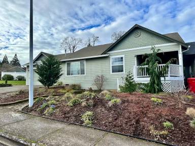 Main picture of 223 Norway St