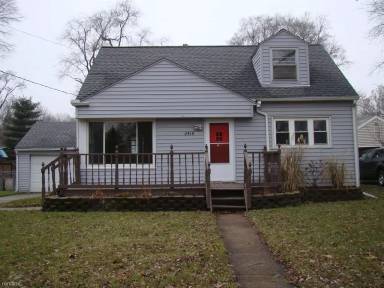 Main picture of 2418 Midday St