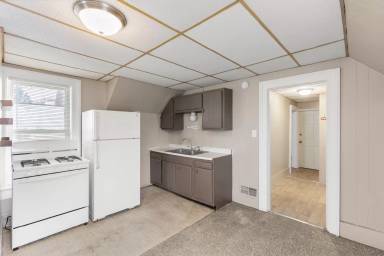 Main picture of 117 W Division St