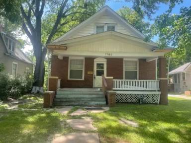 Main picture of 1185 SW Woodward Ave