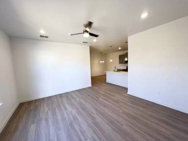 Main picture of 5547 Itasca St